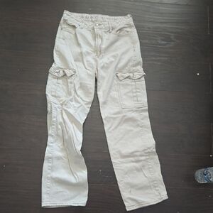 Casual Cream Boyfriend Jeans with Pockets